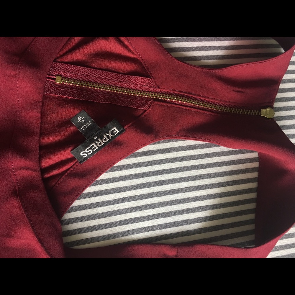 Express Zip-back Top